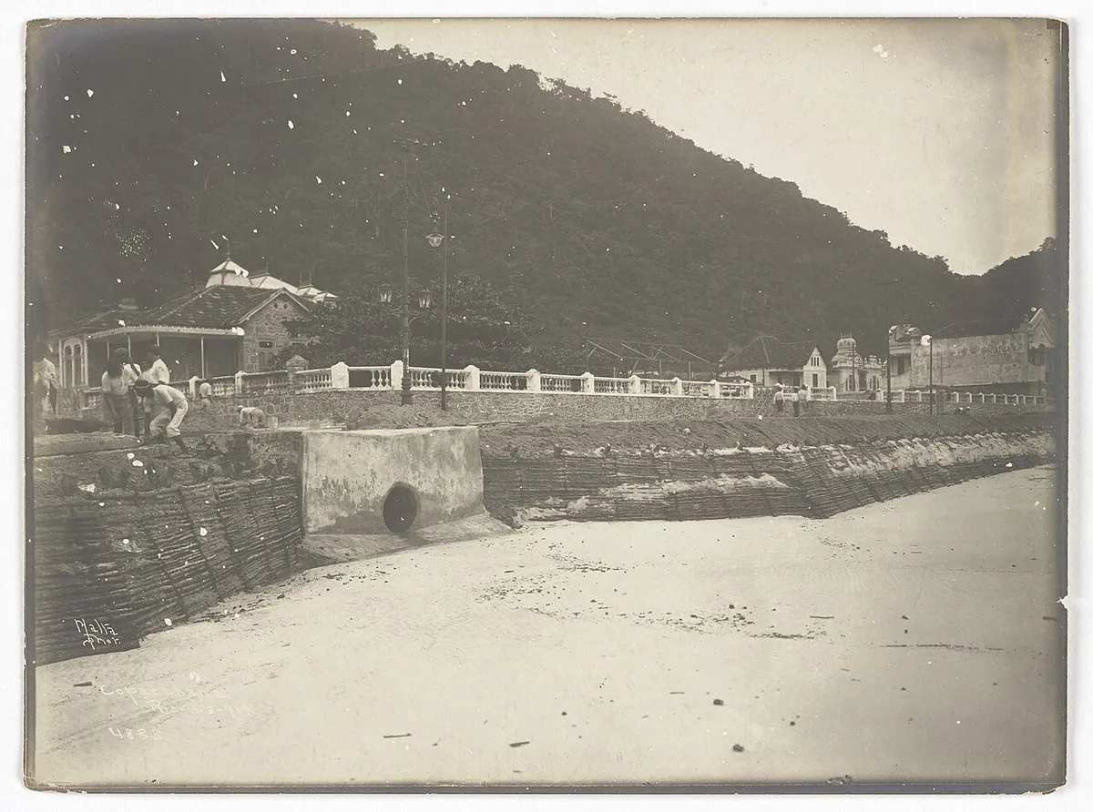 Historic view of Copacabana, Rio de Janeiro — Obras na praia de Copacabana 2
