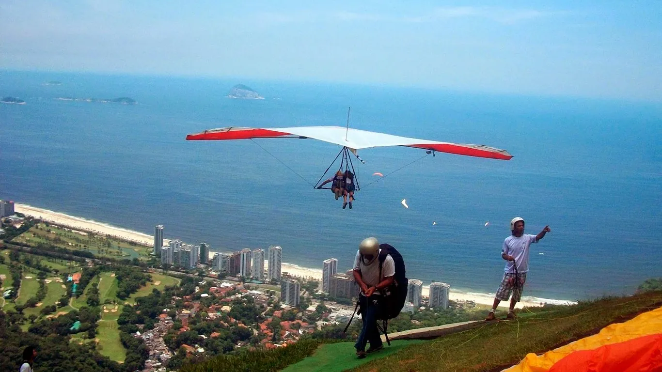 Hang gliding from Pedra Bonita