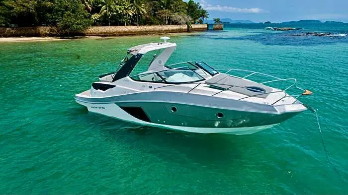 Speedboat day-charter to Angra dos Reis from Rio de Janeiro