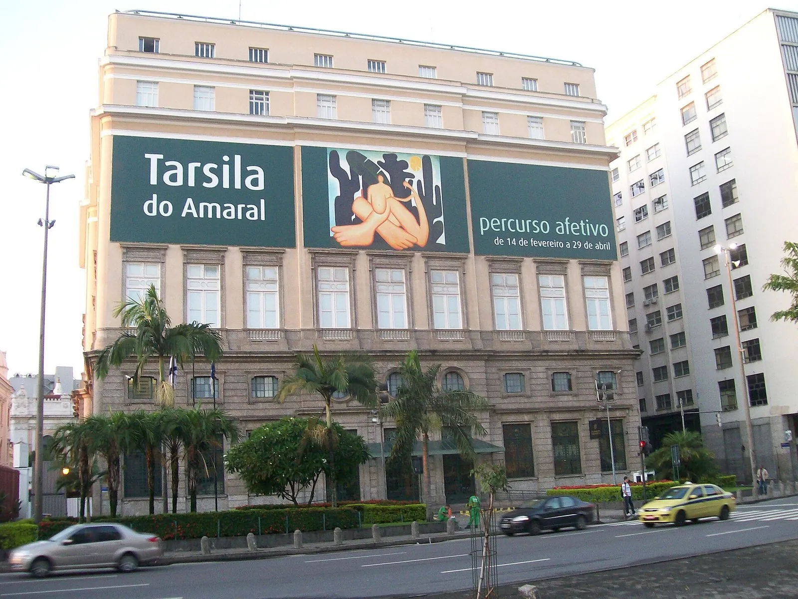 CCBB neoclassical exterior on Rua Primeiro de Março
