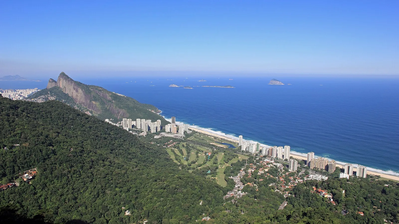 São Conrado: rainforest, golf course, gated beach and cliff villas