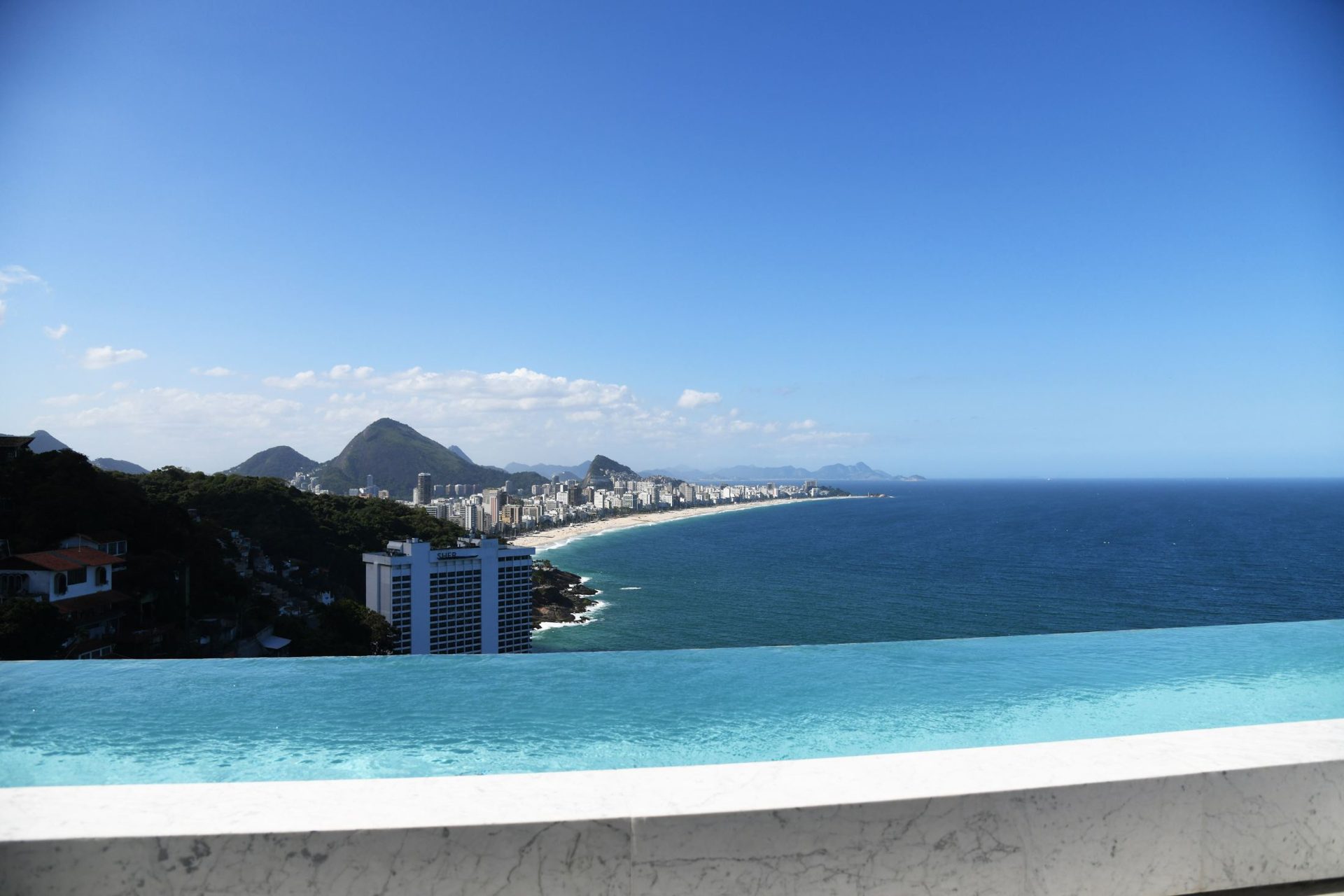The Crown Jewel of Vidigal - Spectacular Duplex Penthouse with 4 Luxury Suites in Vidigal — photo 7