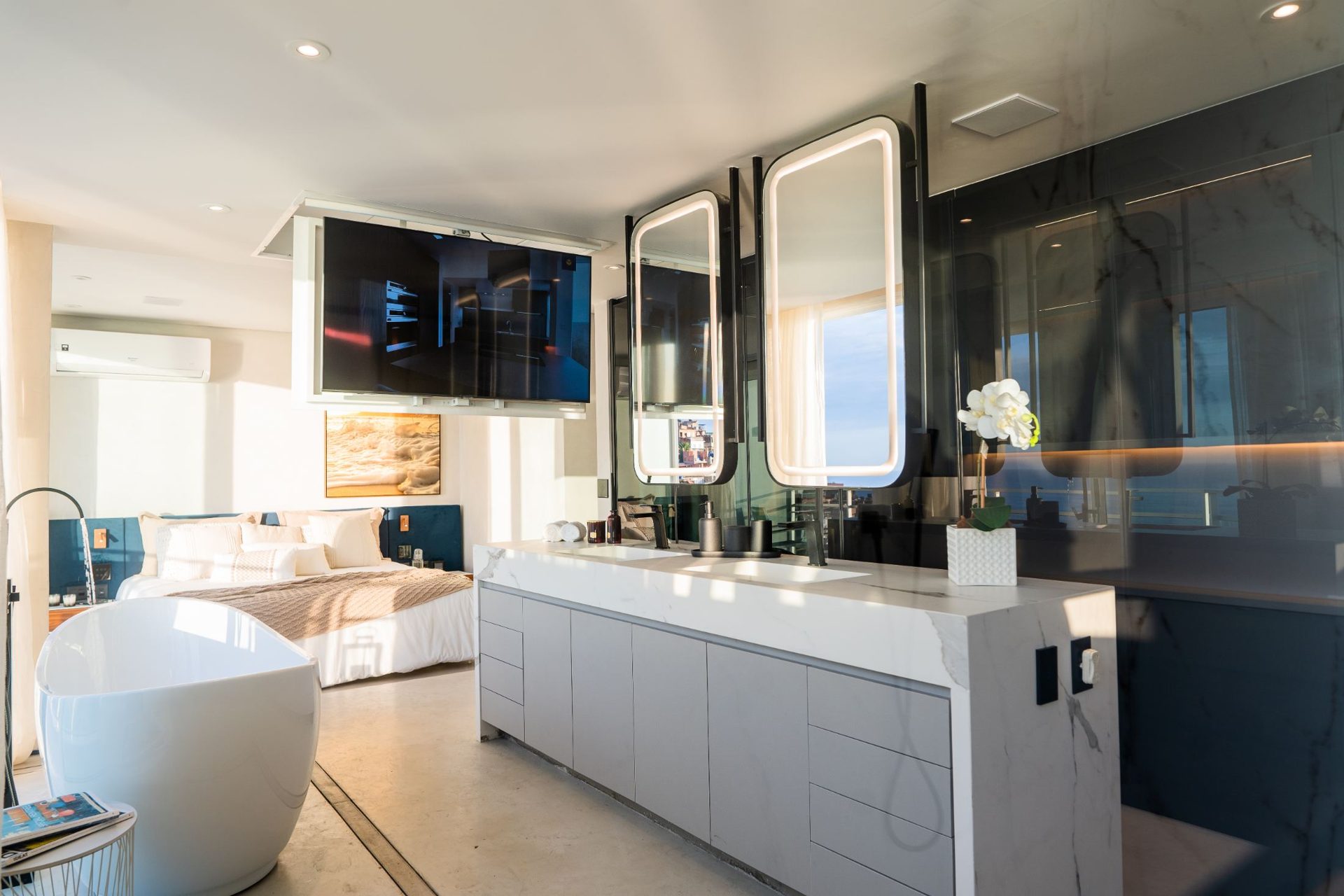 The Crown Jewel of Vidigal - Spectacular Duplex Penthouse with 4 Luxury Suites in Vidigal — photo 12