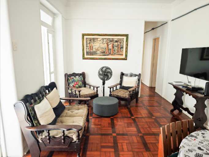 Appartement de trois chambres à rénover au cœur d'Arpoador