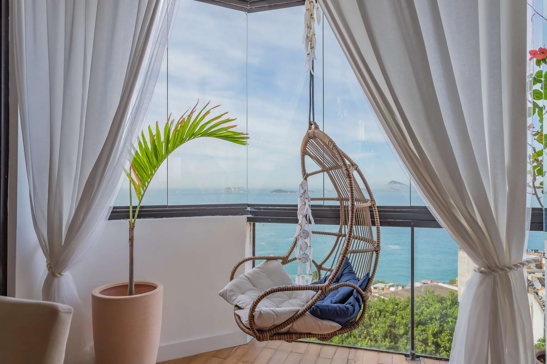 Vidigal Sea-View Loft — photo 2 of 12 (apartment, Vidigal, Rio de Janeiro)