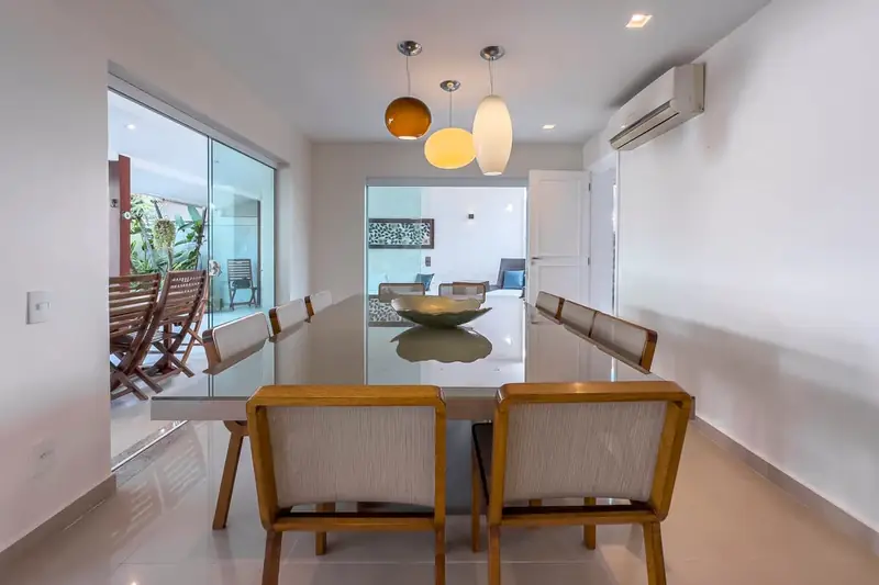 Barra da Tijuca Villa for 16 — photo 2 of 11 (villa, Barra da Tijuca, Rio de Janeiro)