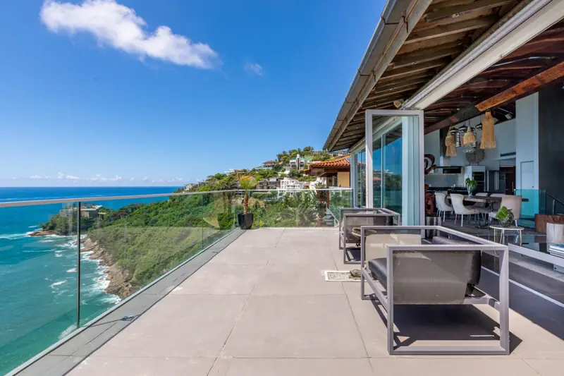 Joá Oceanfront Mansion — photo 2 of 34 (villa, Joá, Rio de Janeiro)