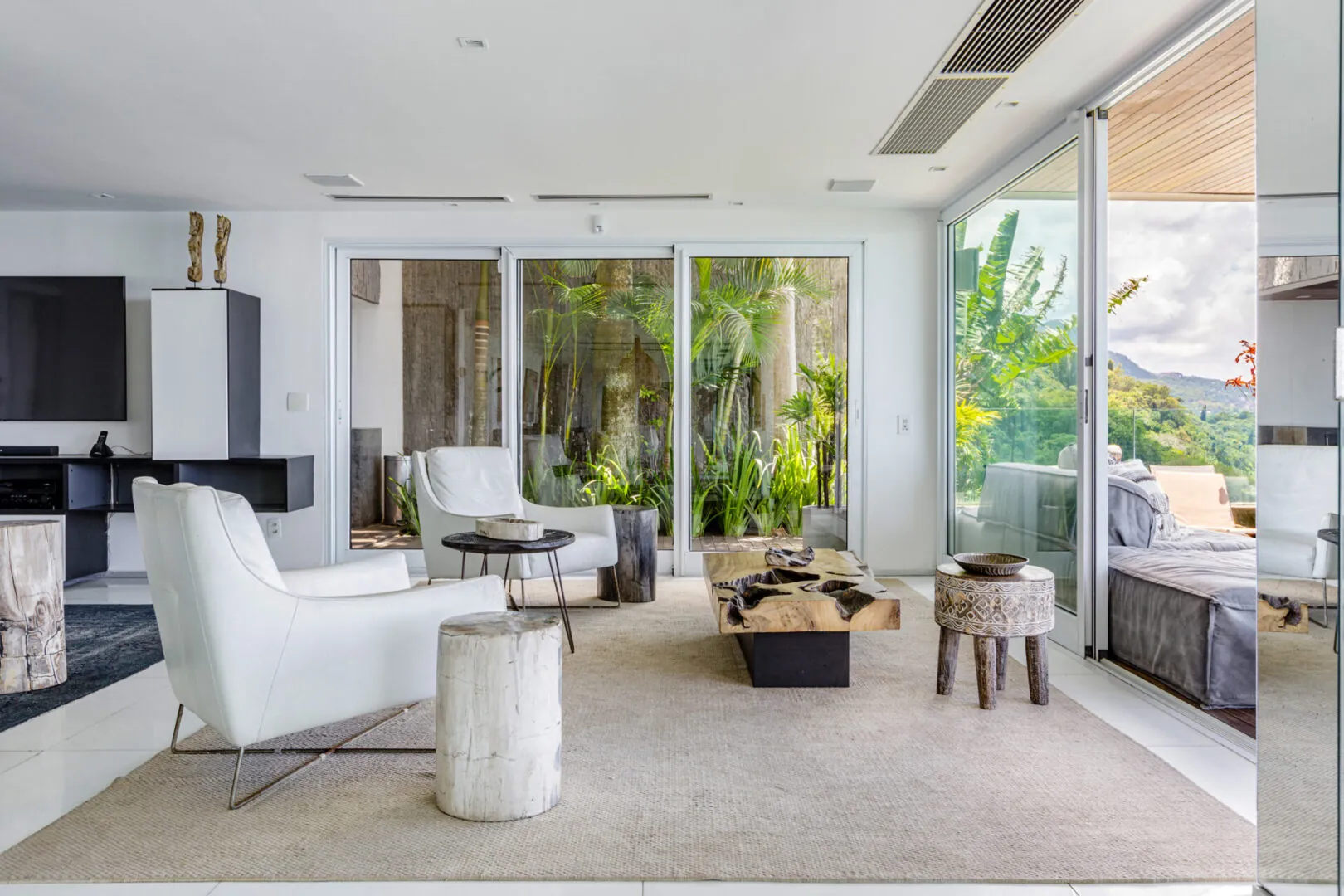 Joá Oceanfront Mansion — foto 6 de 34 (villa, Joá, Rio de Janeiro)