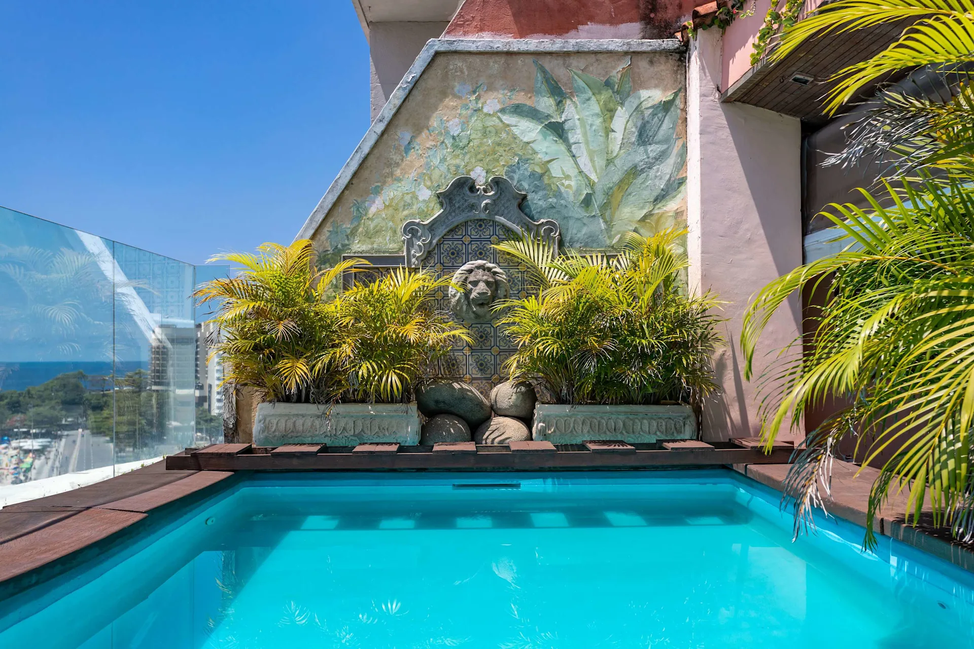 Bali de Janeiro on Copacbana's beach for 6 — photo 8 of 45 (apartment, Copacabana, Rio de Janeiro)