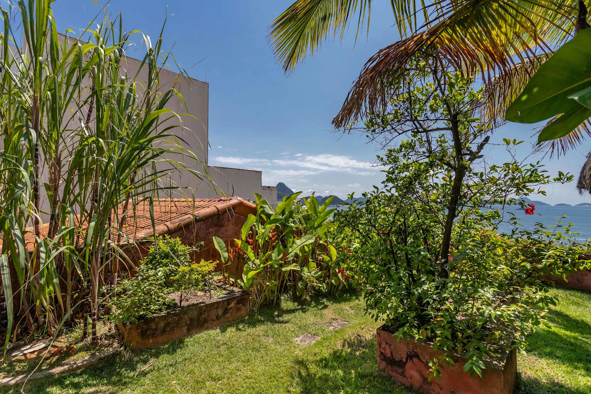 Bali de Janeiro on Copacbana's beach for 6 — photo 14 of 45 (apartment, Copacabana, Rio de Janeiro)
