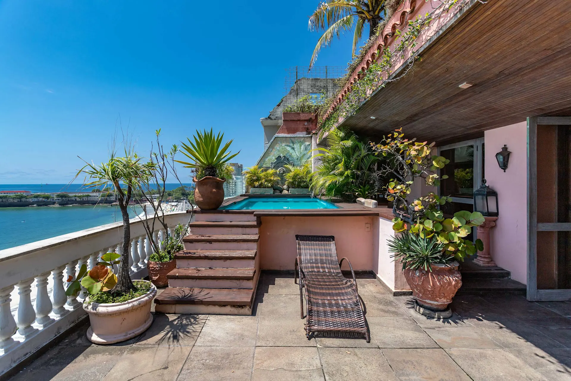Bali de Janeiro on Copacbana's beach for 6 — photo 9 of 45 (apartment, Copacabana, Rio de Janeiro)