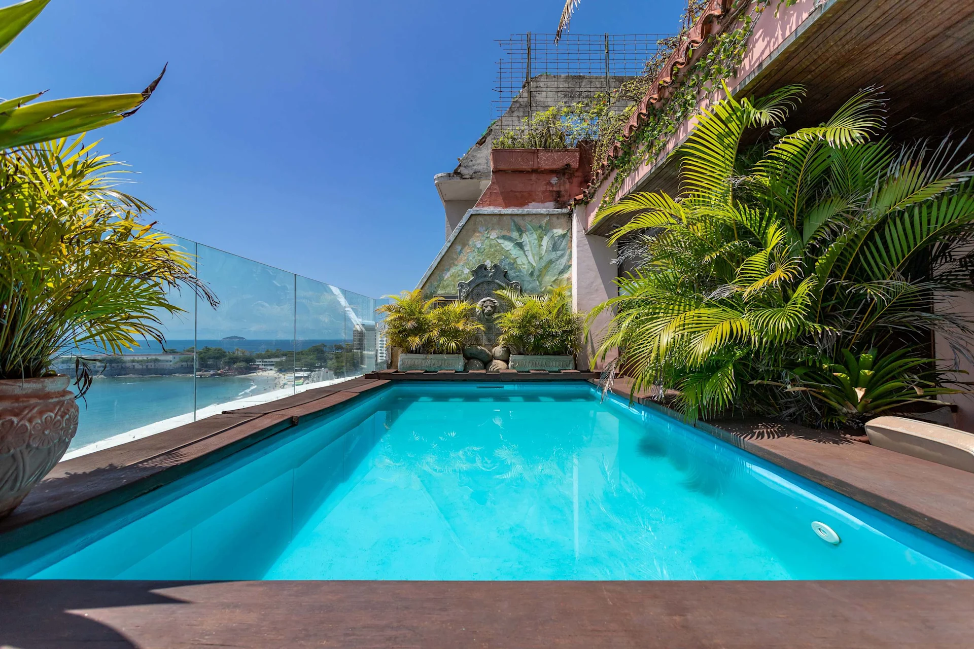 Bali de Janeiro on Copacbana's beach for 6 — photo 7 of 45 (apartment, Copacabana, Rio de Janeiro)